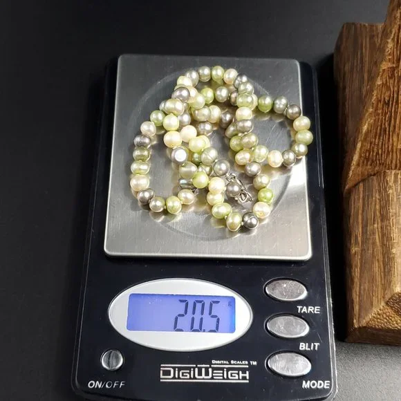 18 Inch Sterling Silver Beautiful Light Colored Pearls Necklace - Picture 6 of 6